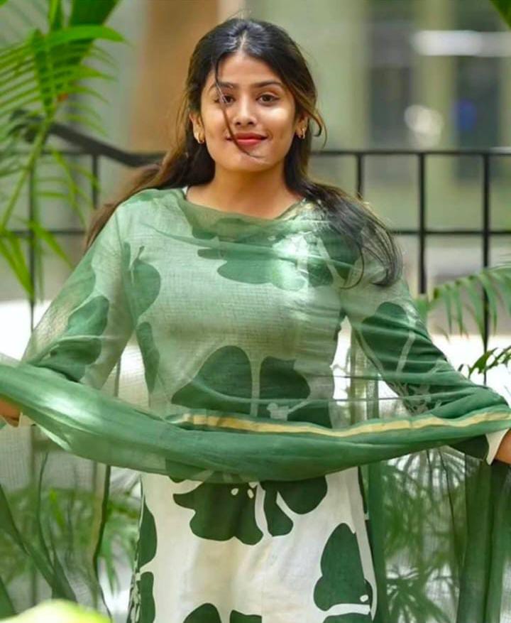 Elegant 3-Piece Floral Set | Women's Kurta Set | Trending Design