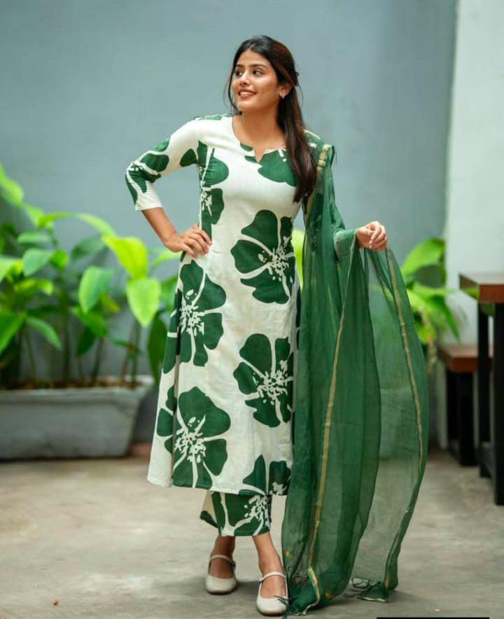 Elegant 3-Piece Floral Set | Women's Kurta Set | Trending Design