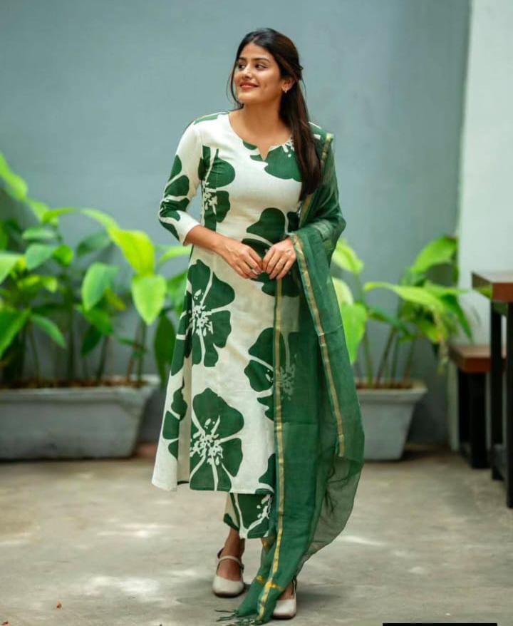 Elegant 3-Piece Floral Set | Women's Kurta Set | Trending Design
